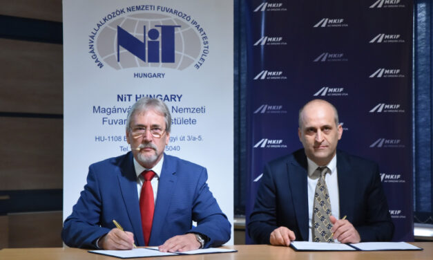 Együtt a biztonságos közlekedésért: Fontos megállapodás született a NiT Hungary és az MKIF között